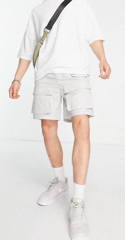 Pull & Bear - Beige cargo shorts with many pockets